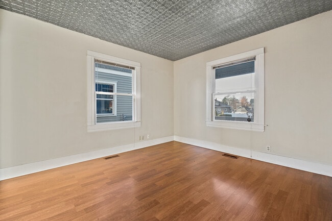 Building Photo - 921 S Sprague Ave