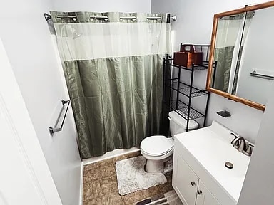 Building Photo - 15 Colossians Ct