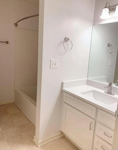 2nd bathroom - 648 Balfour Rd