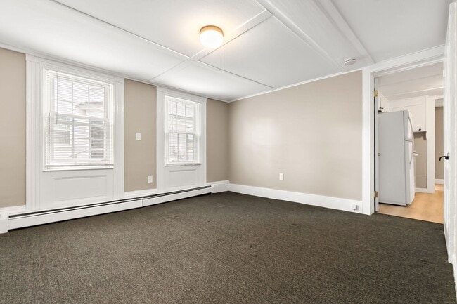Building Photo - 335 Cabot St