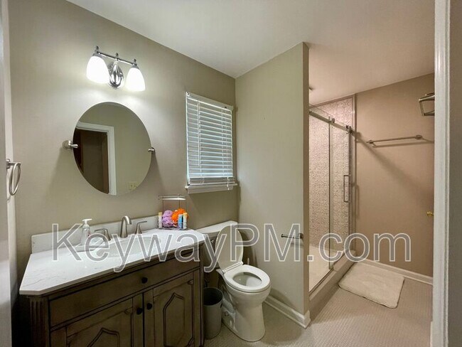 Building Photo - 547 Pheasant Run Dr