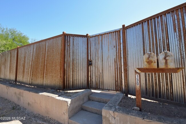 Building Photo - 130 N Cherry Ave