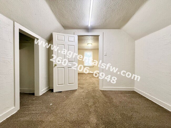 Building Photo - 2828 Raymond St
