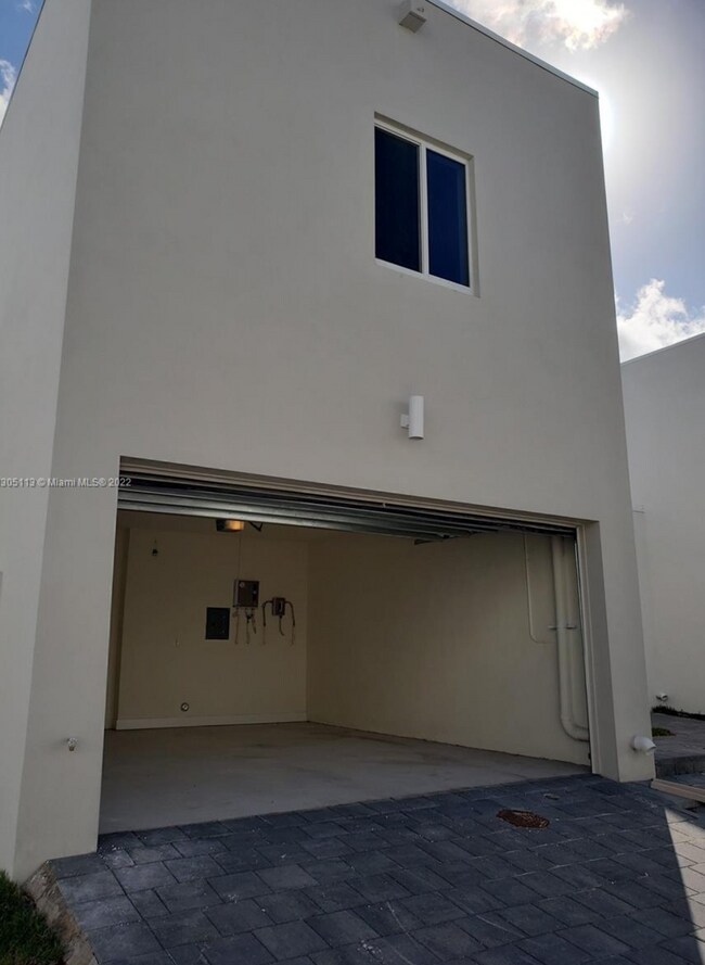 Building Photo - 10275 NW 66th St