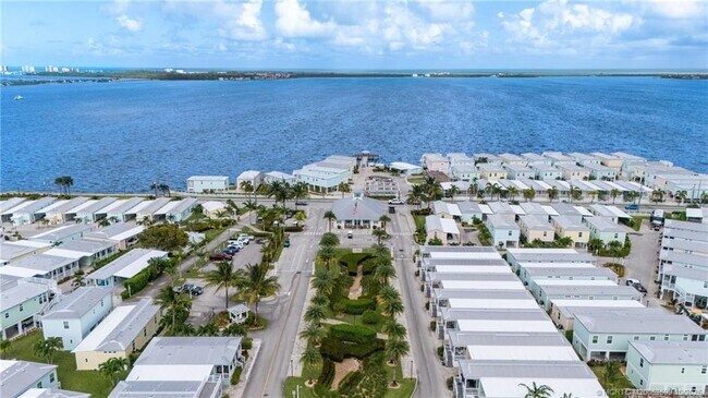 Building Photo - 159 NE Buoy Dr