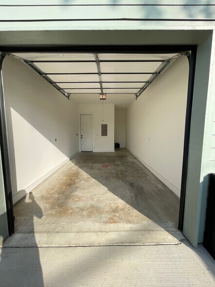 Building Photo - 5210 Rogers Ln