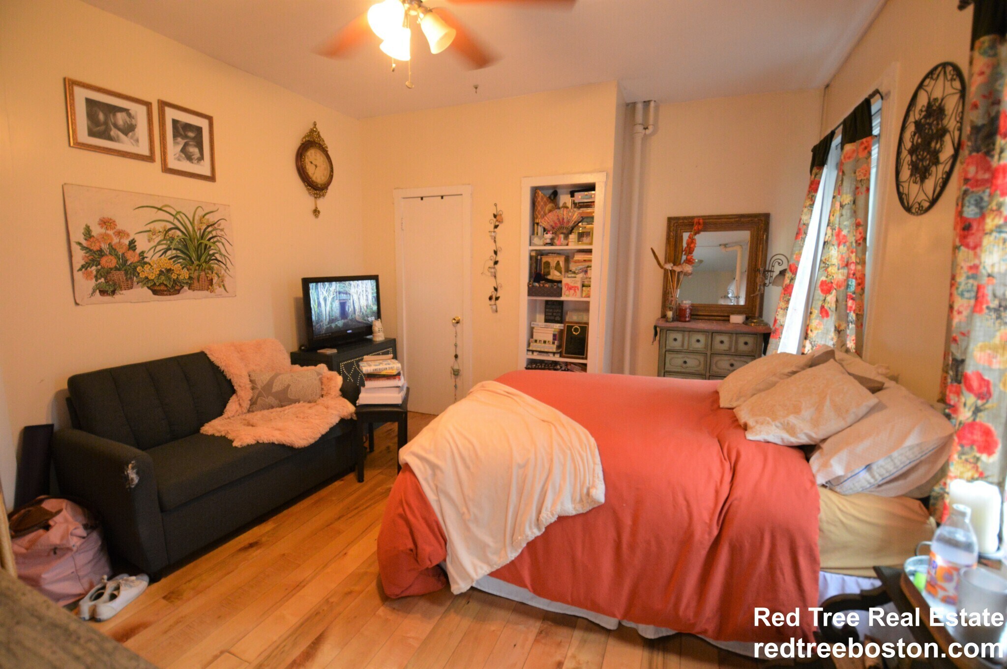 Building Photo - 108 Myrtle St