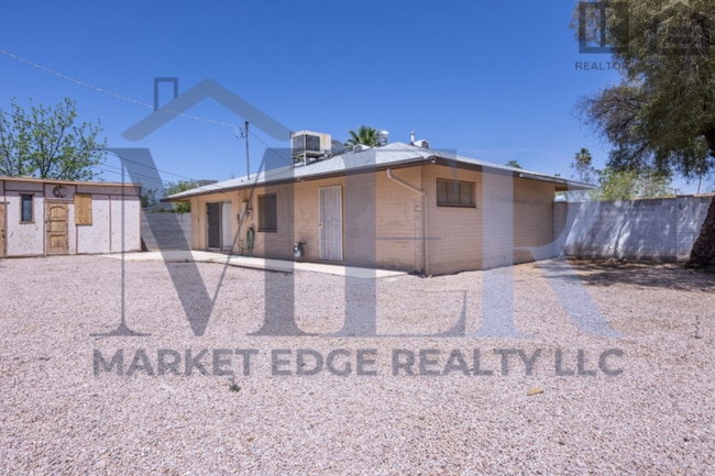 Building Photo - 3Bed/2Bath House at 19th Ave/Camelback! Move-In Ready on 06/11/2026! -- NO HOA! CORNER LOT!