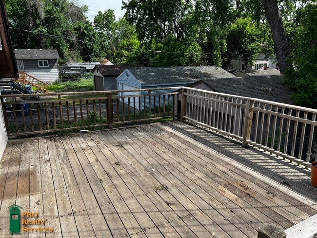 Building Photo - 423 NE Taylor St