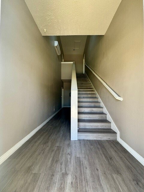 Building Photo - 303 N 13th St