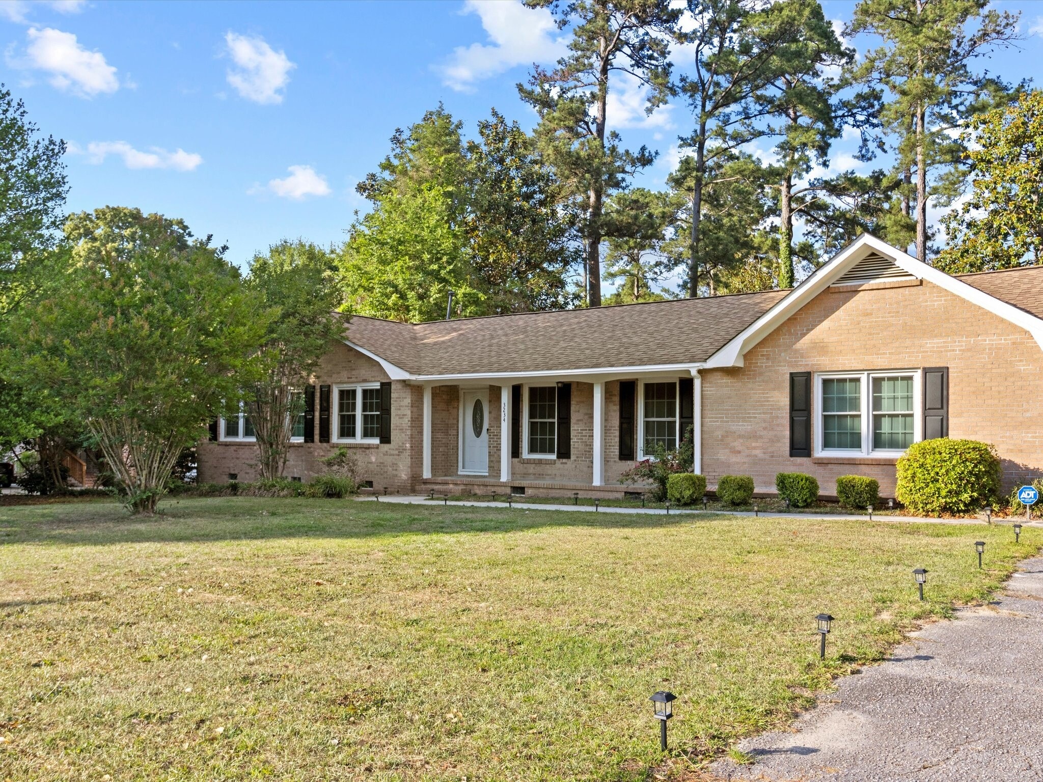 Building Photo - 3234 Hunter Dr