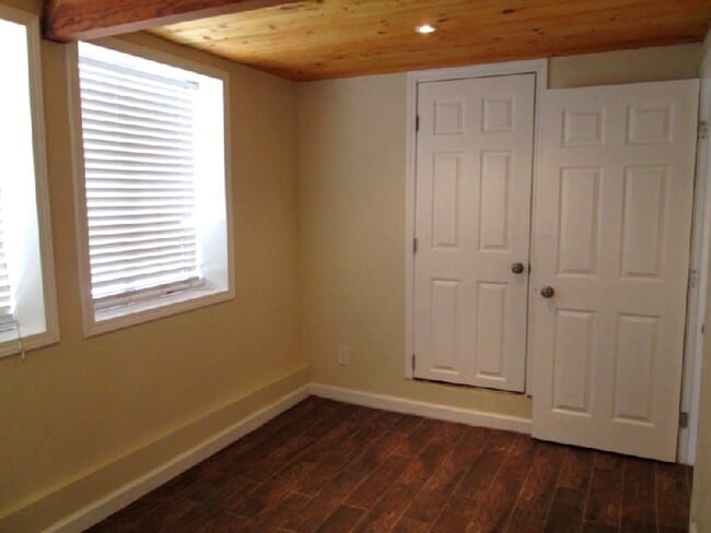 Building Photo - 54042 Pine Crest Ave