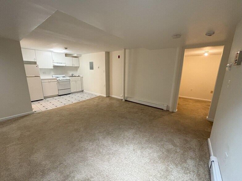 Building Photo - 1247 Beacon St