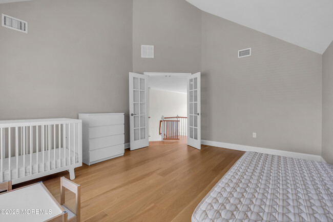 Building Photo - 599 Norwood Ave