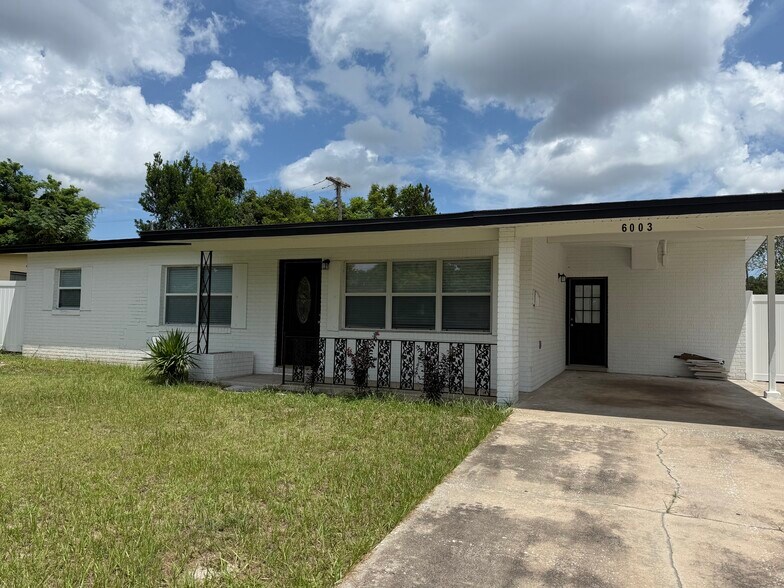 Building Photo - 6003 W Harwood Ave