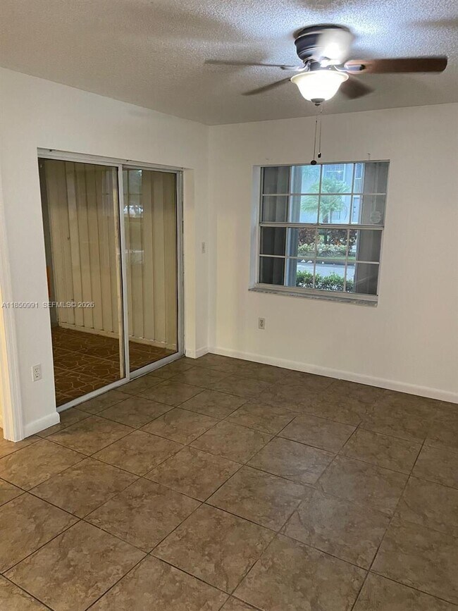 Building Photo - 478 NE 210th Cir Terrace