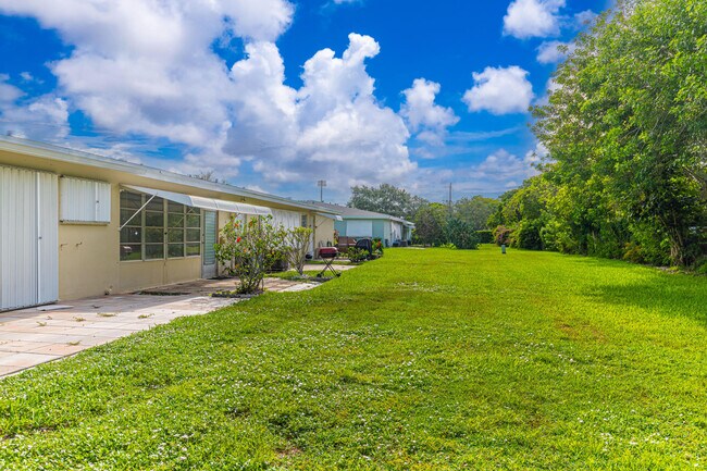 Building Photo - 180 High Point Terrace E