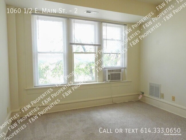 Building Photo - 1060 1/2 E. Main St.-2