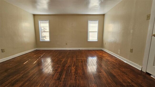 Building Photo - 1231 Morris St