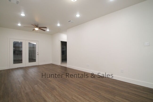 Building Photo - Upscale Four-Bedroom Townhome!