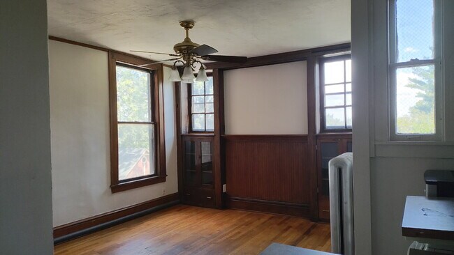 Building Photo - Charming 1 bedroom Apartment in Sherman Hill!