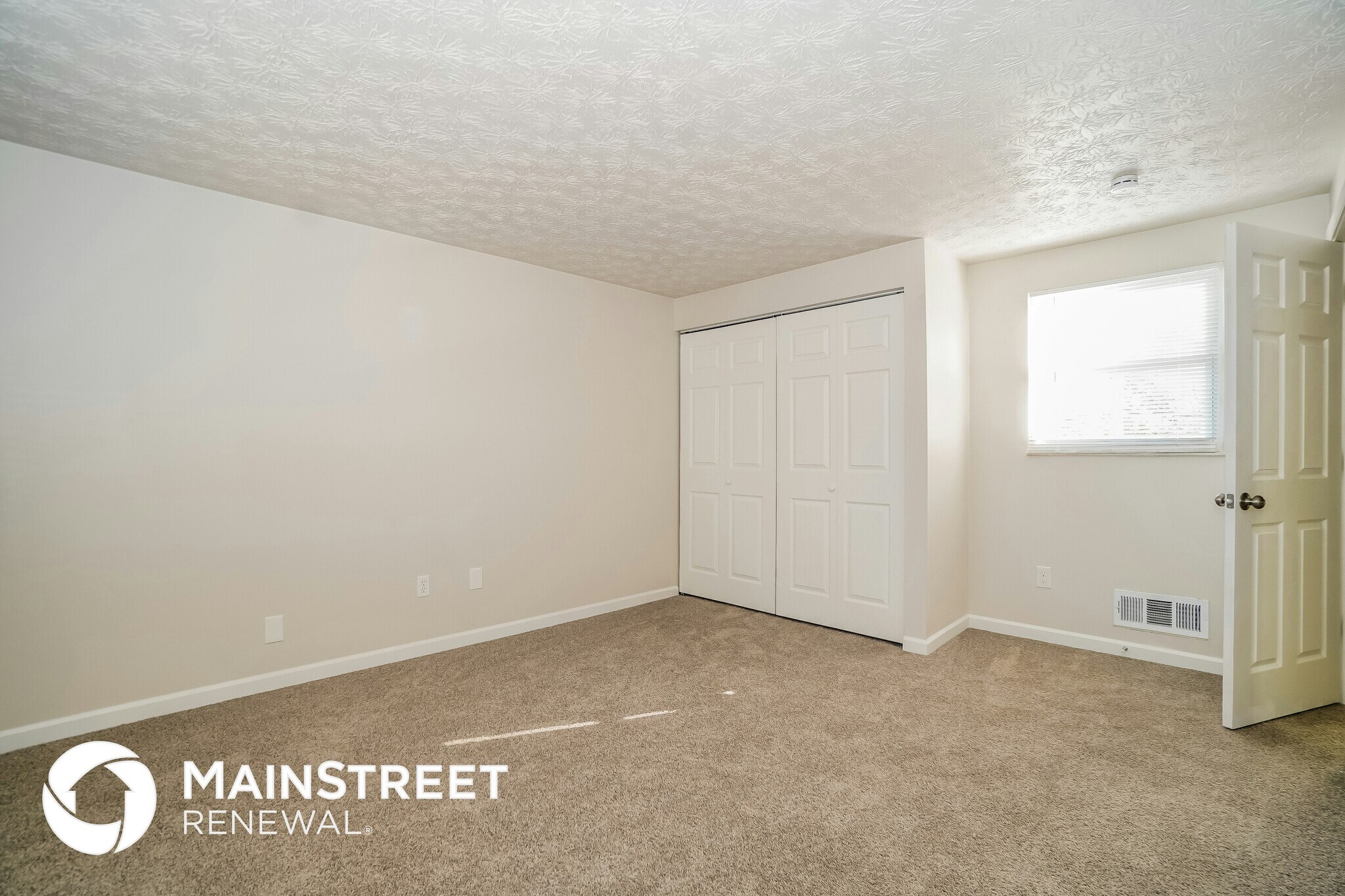 Building Photo - 4005 Vermilion Ave