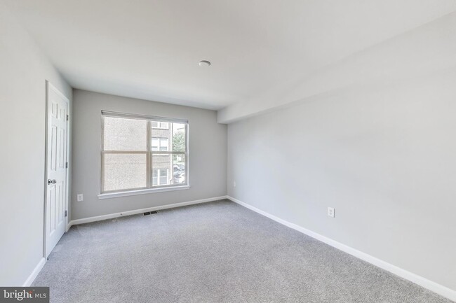 Building Photo - 645 Diamondback Dr