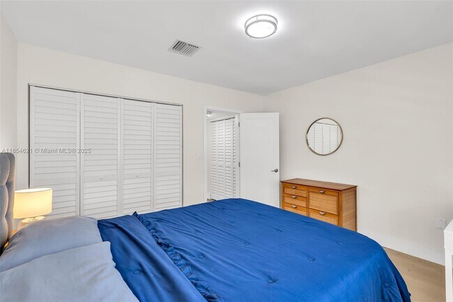 Building Photo - 1150 Madruga Ave