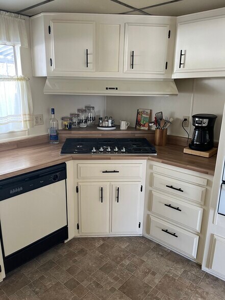 Building Photo - 73049 Cabazon Peak Dr