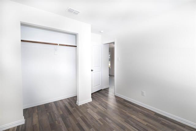 Building Photo - 701 E Hanna St