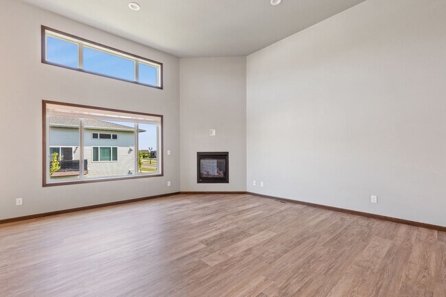 Building Photo - 3365 Pr Hts Wy