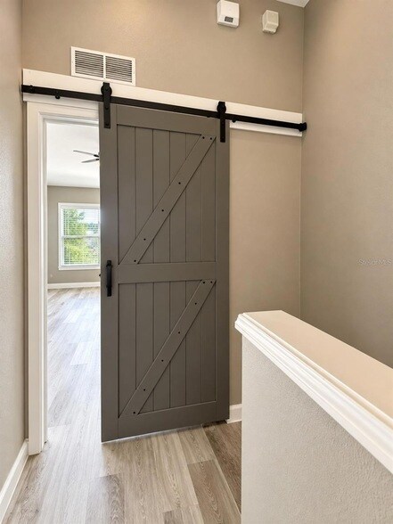Building Photo - 5032 Pond Ridge Dr