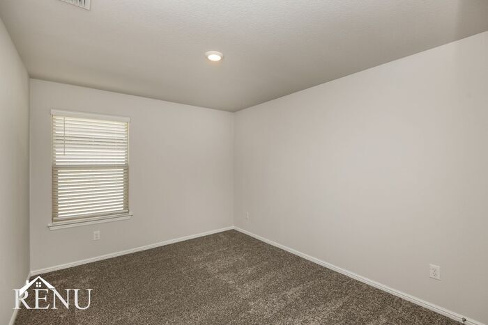 Building Photo - 16428 Marinette Ct