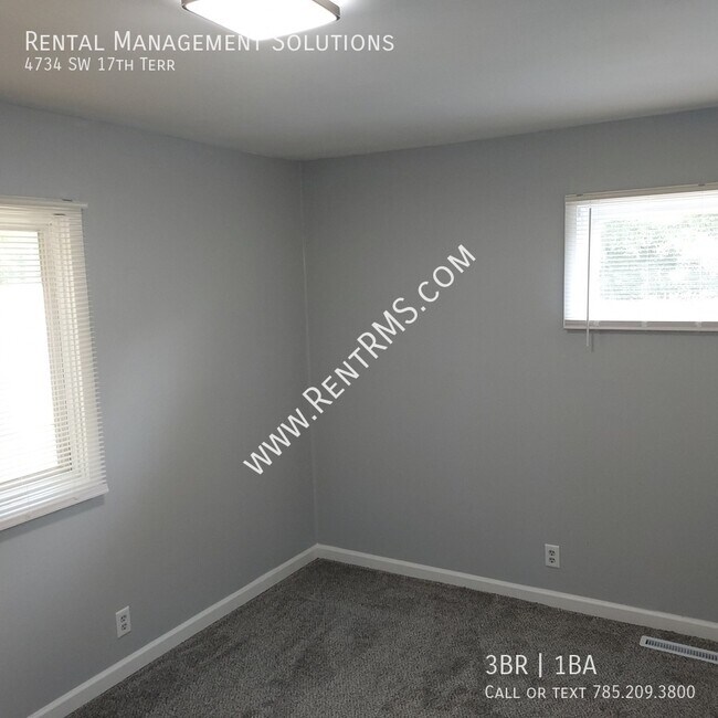 Building Photo - 4734 SW 17th Terrace