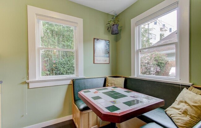 Building Photo - 365 Wawona St