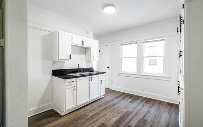 Building Photo - 3151 N 11th St