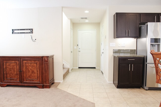 Building Photo - 34213 Parkside Dr