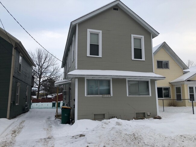Building Photo - 1003 3rd St S