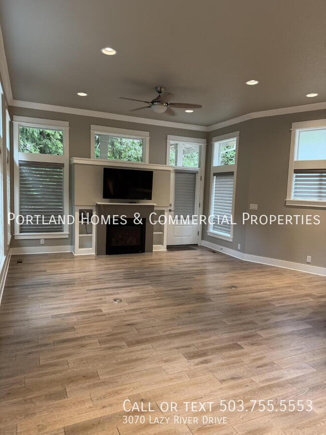 Building Photo - 3070 Lazy River Dr