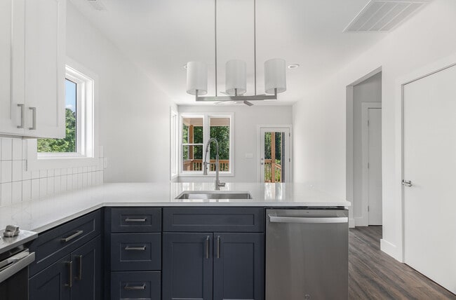 Building Photo - Room in House on S Alston Ave