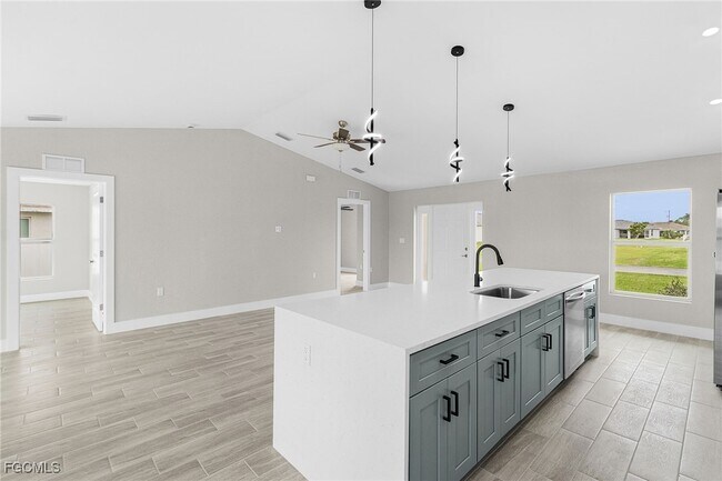 Building Photo - 3509 NE 21st Ave