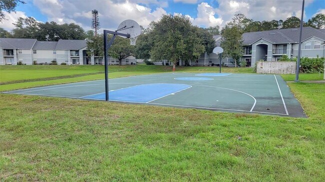 Building Photo - 3705 SW 27th St