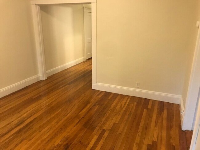 Building Photo - Large updated 2 bed unit with the landlord...