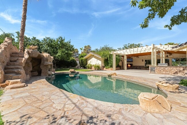 Building Photo - A stunning custom estate nestled in the pr...