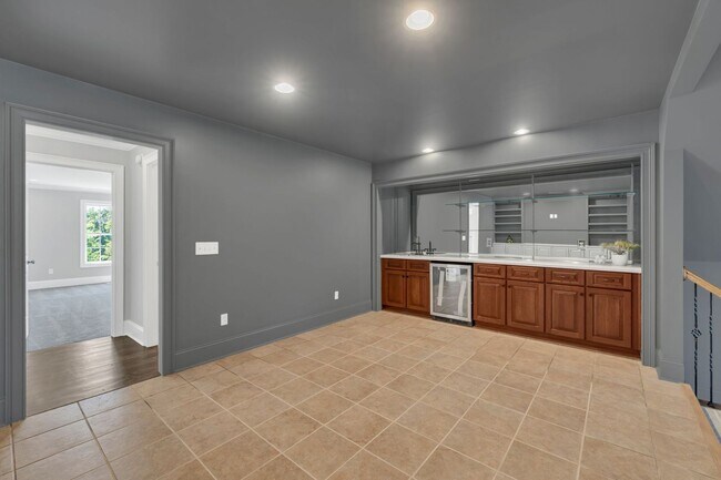 Building Photo - Luxury 4BR Home with River Views & Entertainer’s Bonus Room