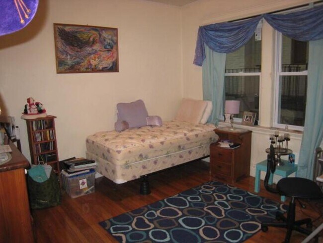 Building Photo - 52 Charlesgate E