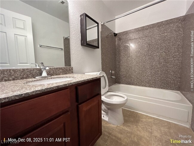 Building Photo - 4990 River Glen Dr