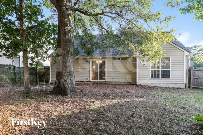 Building Photo - 3380 Chadbury Dr NW