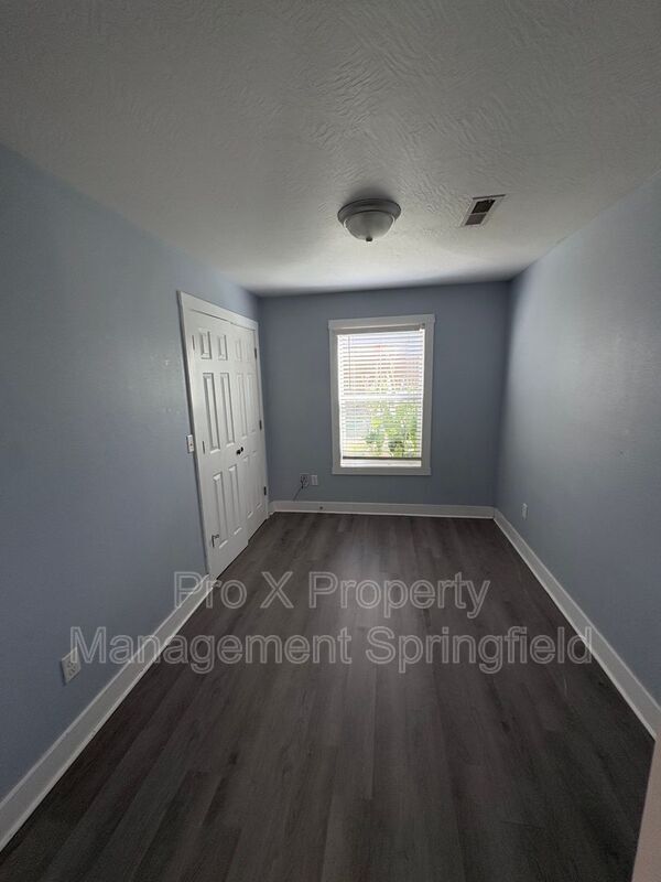 Building Photo - 3220 N Howard Ave