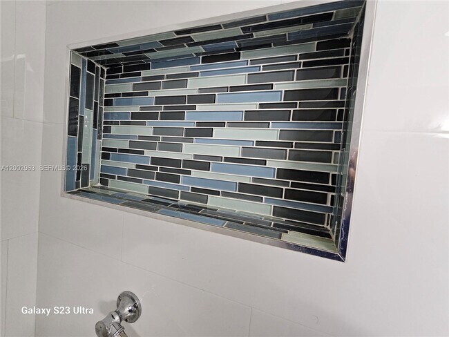 Building Photo - 20400 W Country Club Dr